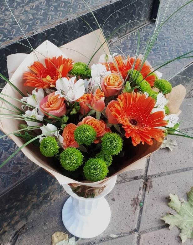 Букет цветов из: Герберы, Хризантемы, Альстромерии и Розы в Новом Маяке