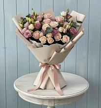 Букет цветов из:  Розы и Лизиантусы в Новом Маяке