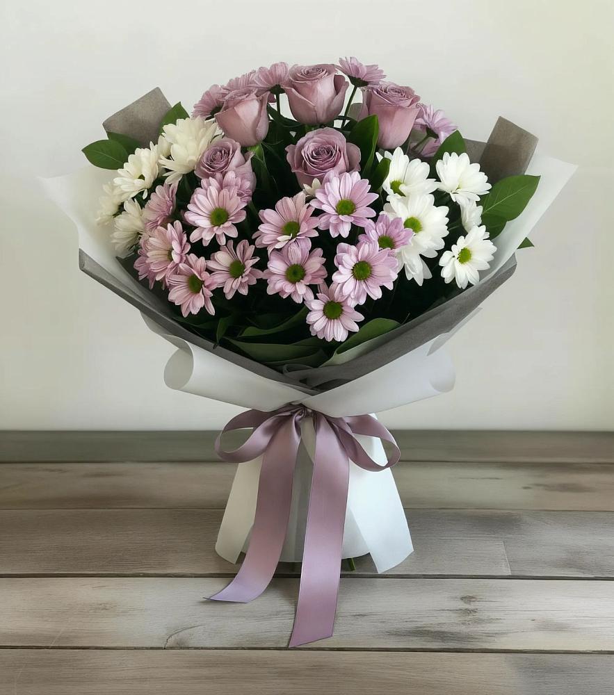 Букет цветов из: Хризантемы и Розы в Новом Маяке