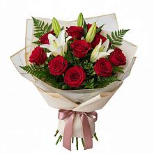 Букет цветов из:  Лилии и Розы в Новом Маяке