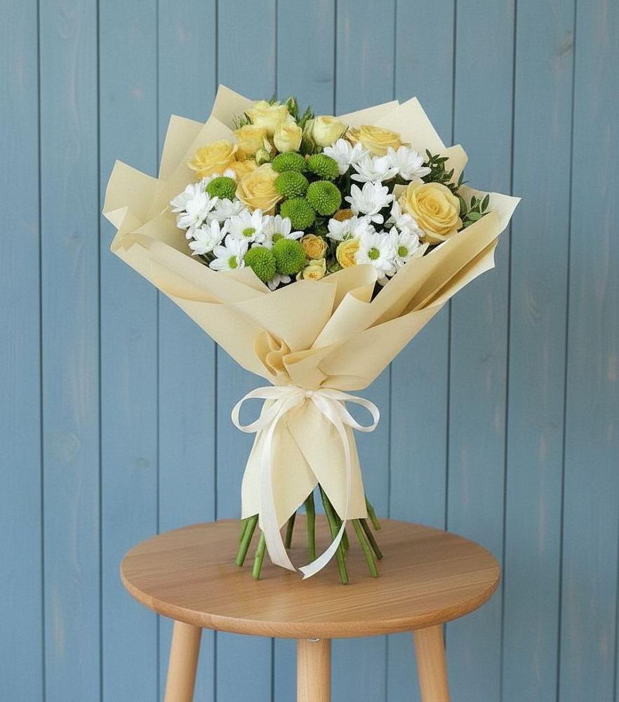 Букет цветов из: Хризантемы и Розы в Новом Маяке