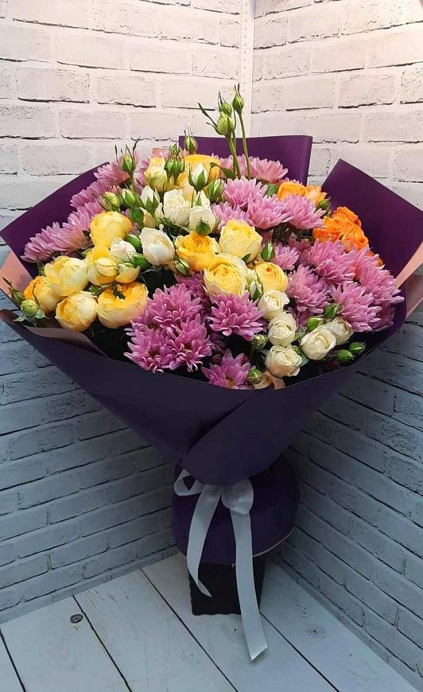 Букет цветов из: Хризантемы и Розы в Новом Маяке