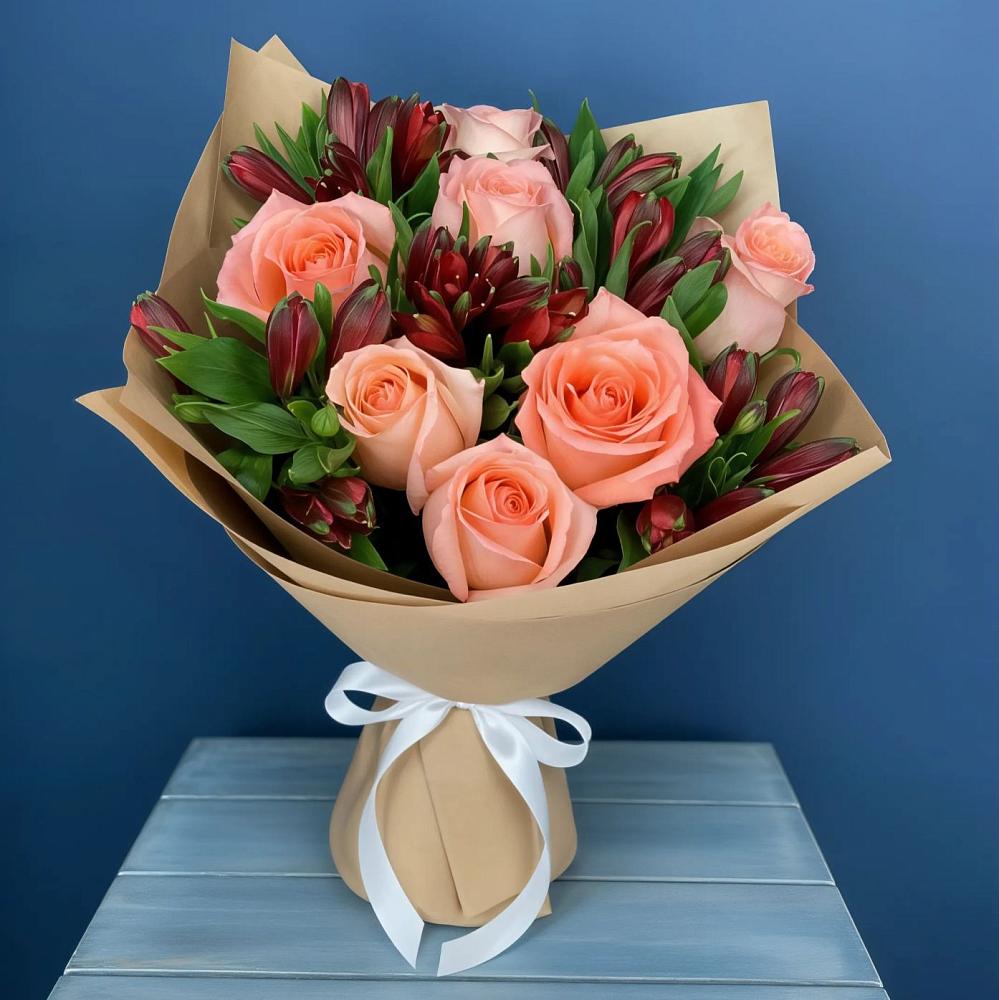 Букет цветов из: Розы и Альстромерии в Новом Маяке