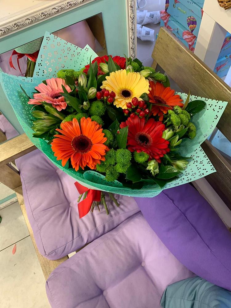 Букет цветов из: Герберы, Хризантемы и Альстромерии в Новом Маяке