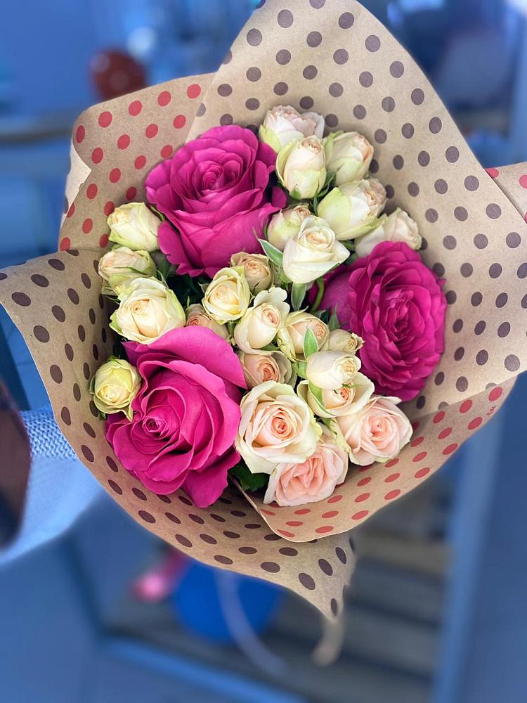 Букет цветов из: Розы в Новом Маяке