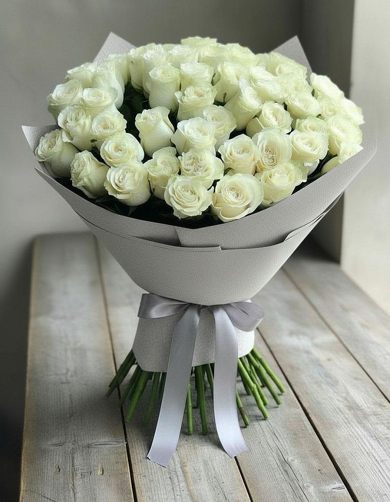 Букет 35 Белых роз в Новом Маяке