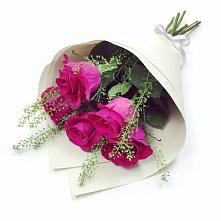 Букет цветов из:  Розы в Новом Маяке