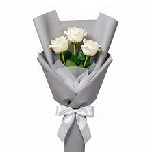 Букет 3 белые розы в Новом Маяке