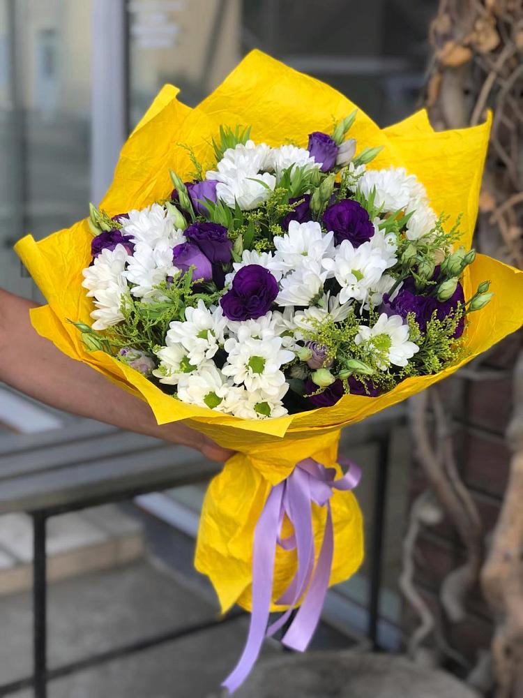 Букет цветов из: Ирисы, Хризантемы и Ромашки в Новом Маяке