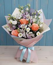 Букет цветов из:  Лизиантусы, Розы, Альстромерии и Гипсофила в Новом Маяке