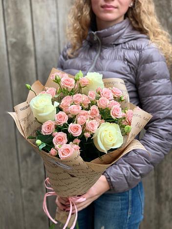 Букет цветов из: Розы в Новом Маяке