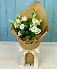 Букет цветов из:  Хризантемы и Лизиантусы #REPLACE_PRED# Новом Маяке