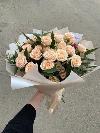 Букет Кремовые розы Латте в Новом Маяке