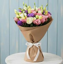 Букет цветов из:  Лизиантусы в Новом Маяке