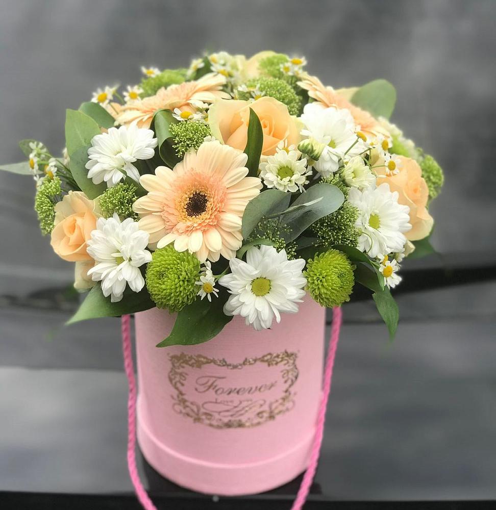 Цветочная композиция из Розы, Герберы и Хризантемы в шляпной коробке в Новом Маяке