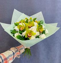Букет цветов из:  Орхидеи и Розы в Новом Маяке